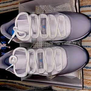 JORDAN 11 grey
